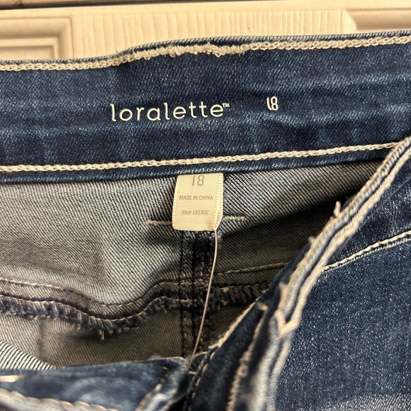 LORALETTE Jeans  Size 18. NWT - Picture 2 of 3